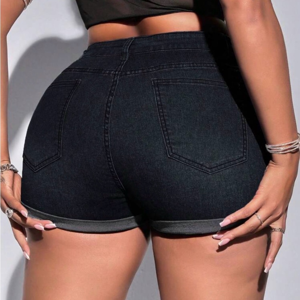 SHEIN Black Denim Jean Shorts - Picture 2 of 6